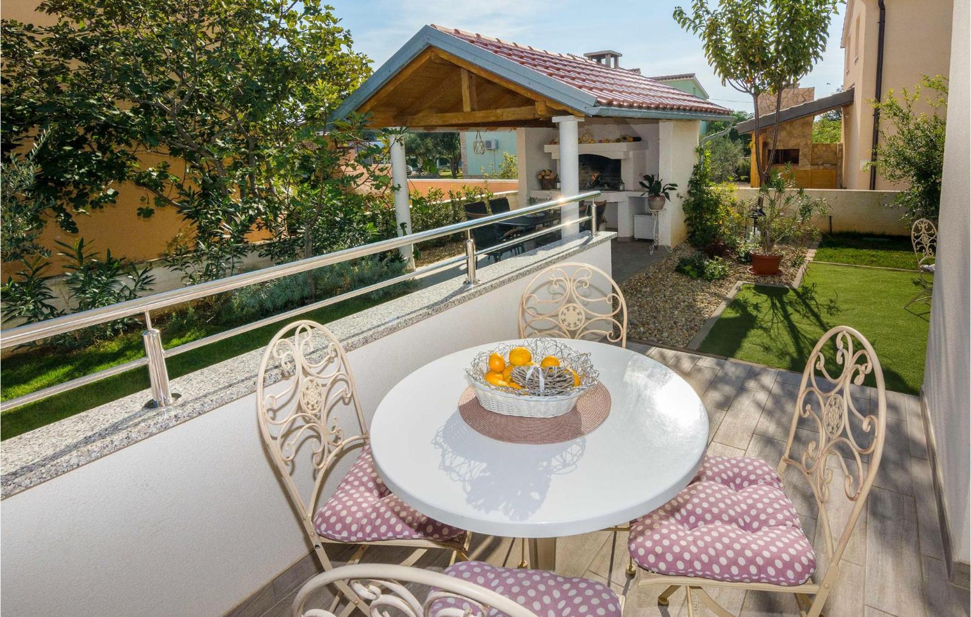 Nice Apartment In Vrsi-Mulo With Wifi Exterior photo
