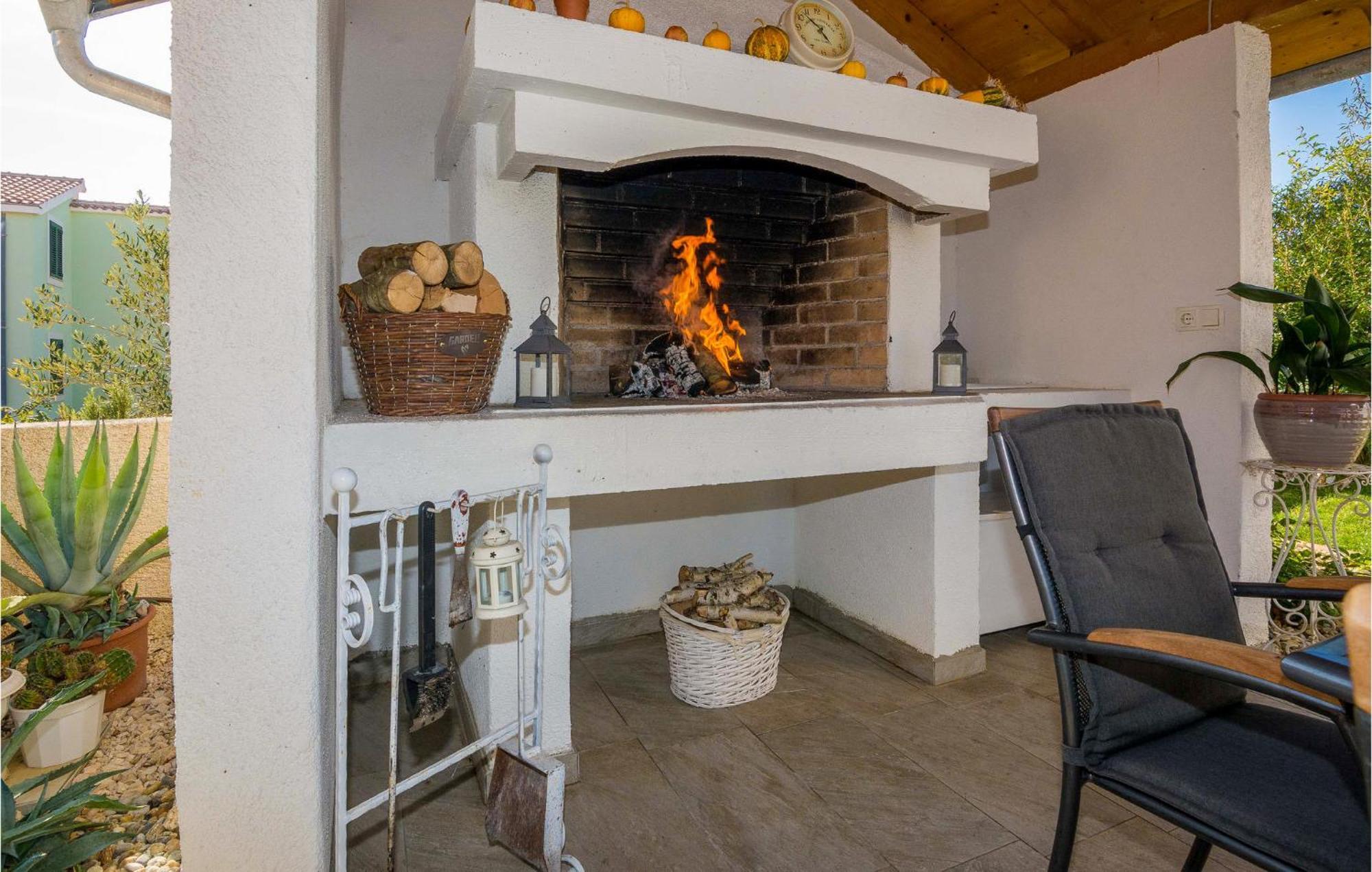 Nice Apartment In Vrsi-Mulo With Wifi Exterior photo