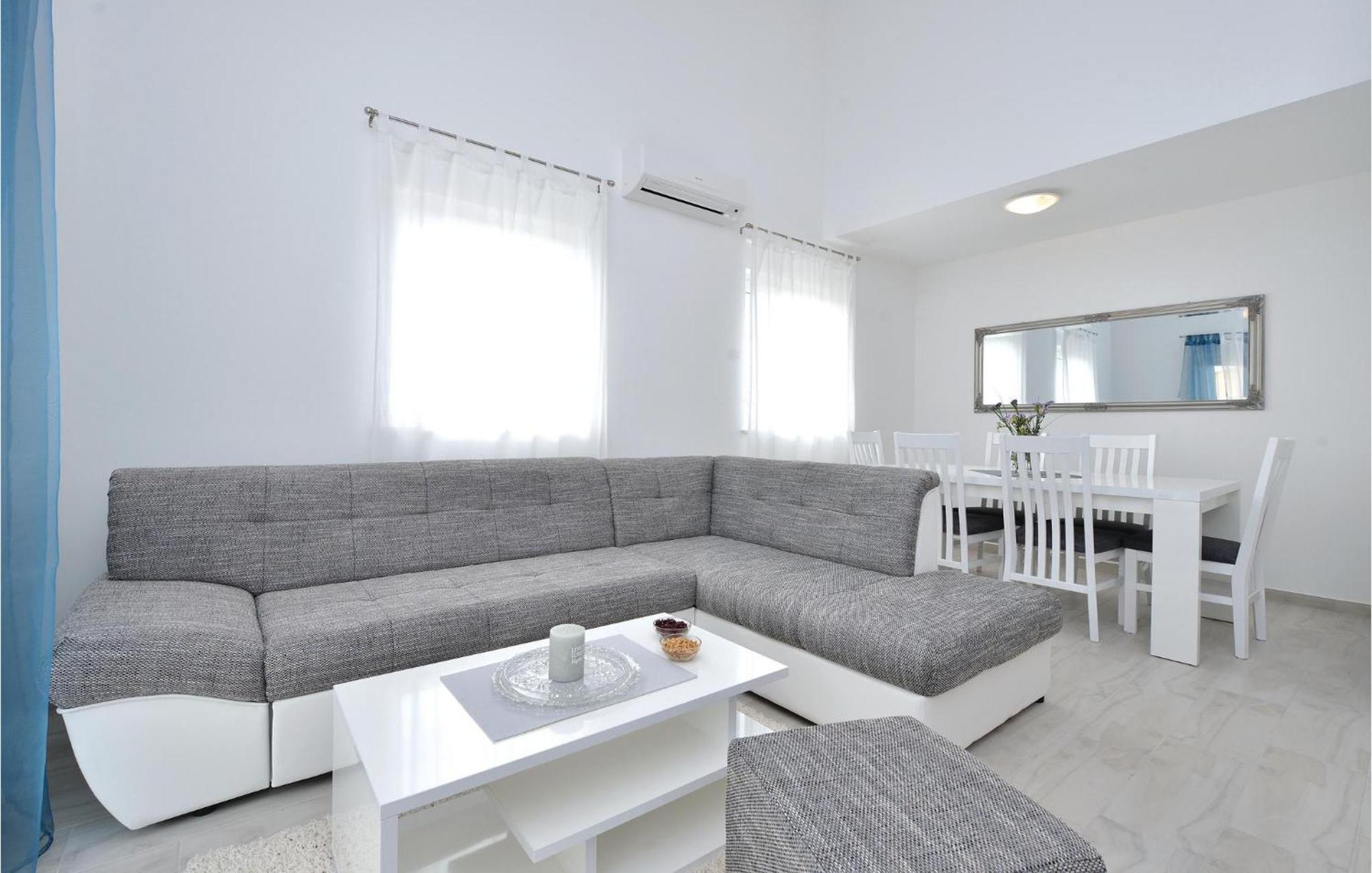 Nice Apartment In Vrsi-Mulo With Wifi Exterior photo