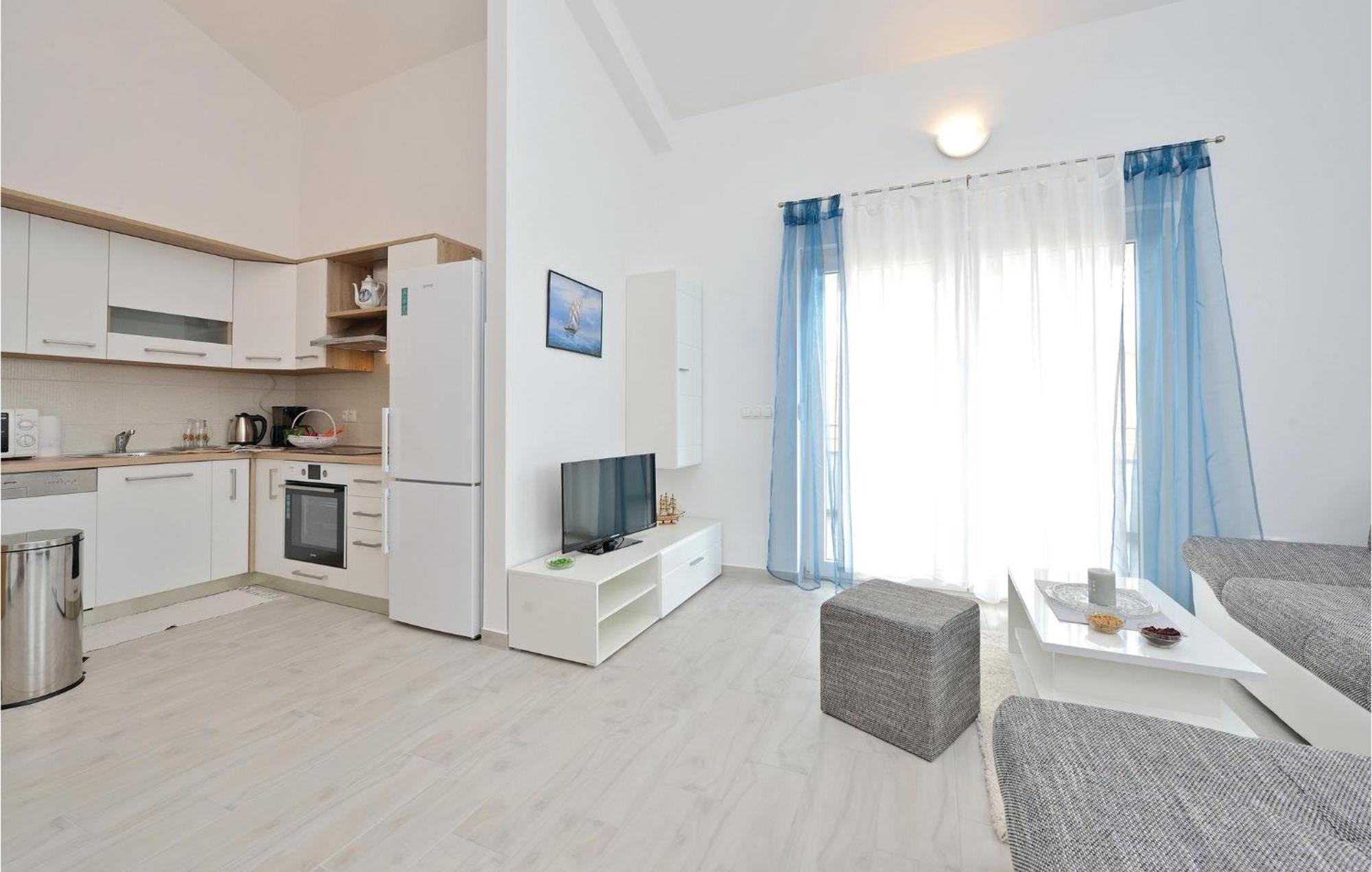 Nice Apartment In Vrsi-Mulo With Wifi Exterior photo